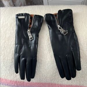 Steve Madden Black vegan Gloves with Zipper Detail new